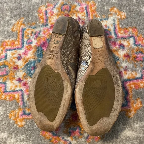 AGL sandals. Beautiful snake skin like leather pattern. - Picture 5 of 8